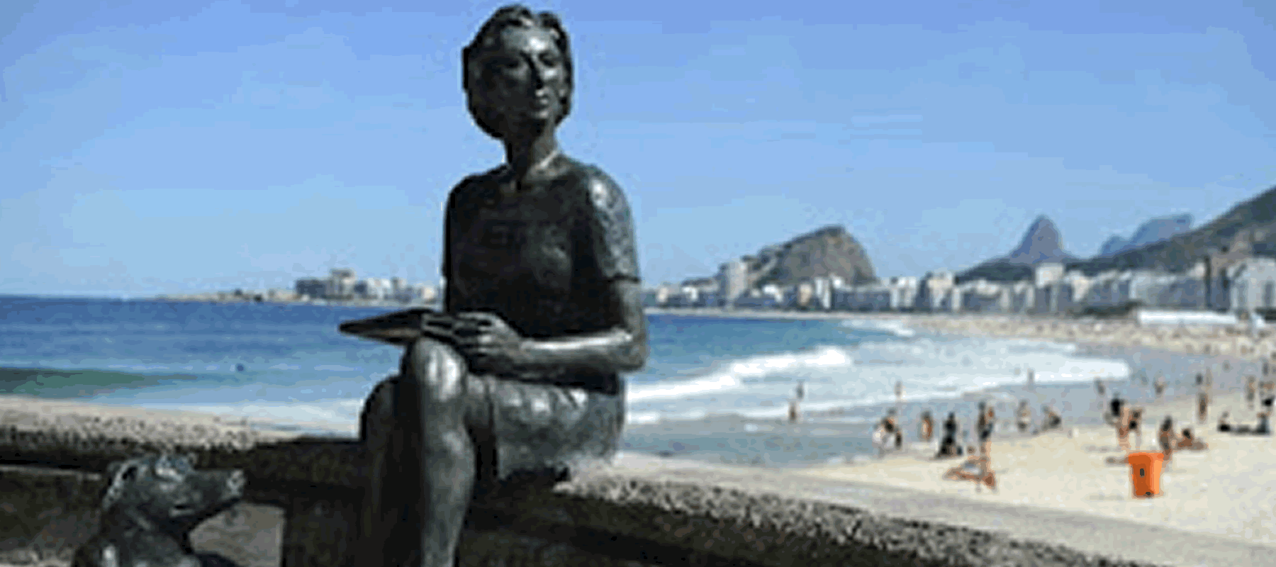 Clarice ganha estátua no Rio